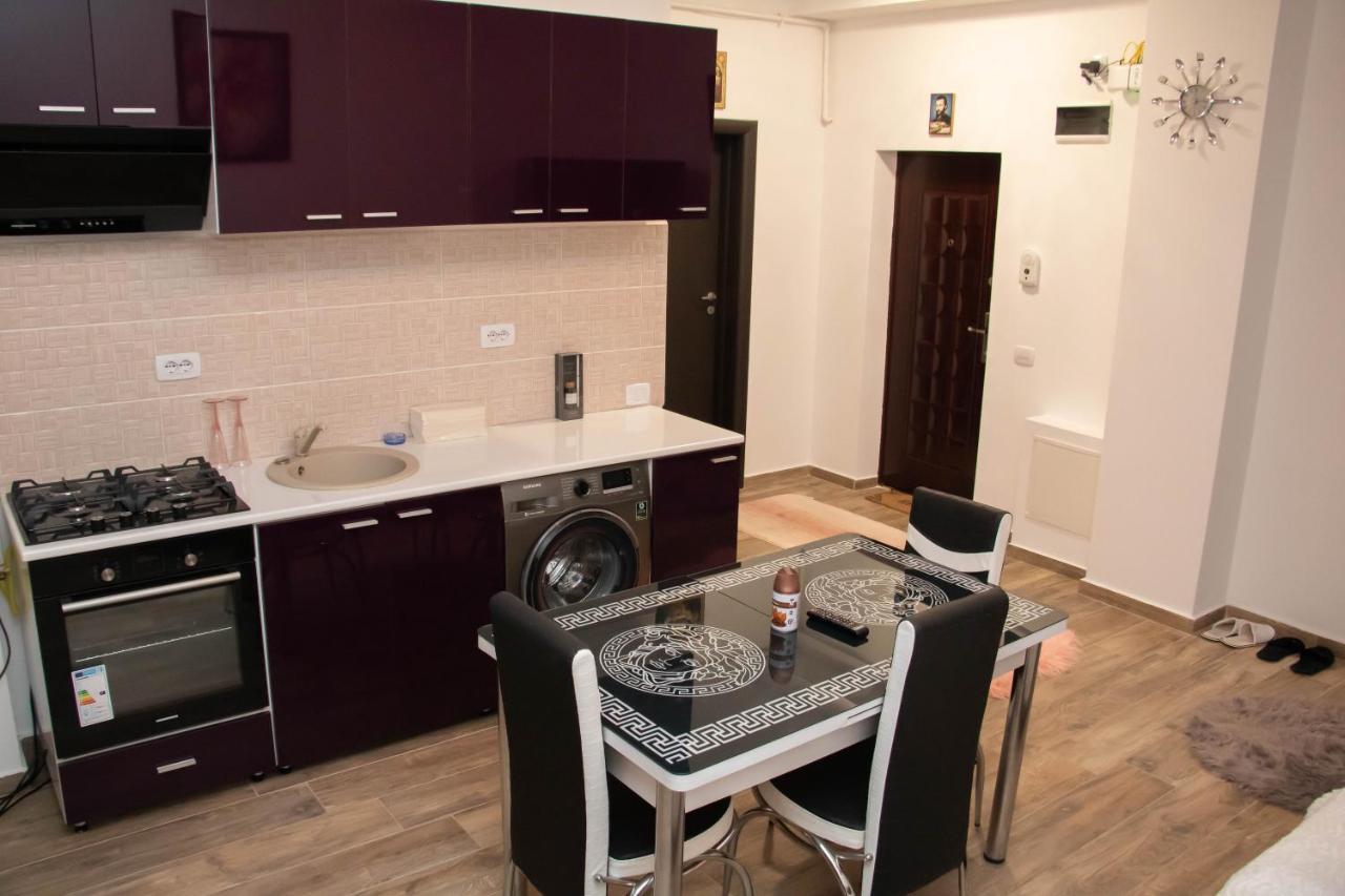 Apartament Capitala Militari Roşu Eksteriør billede