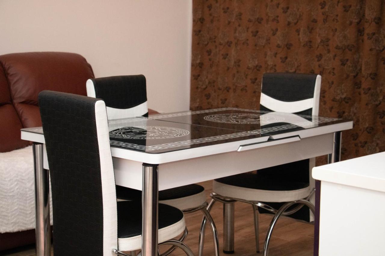 Apartament Capitala Militari Roşu Eksteriør billede